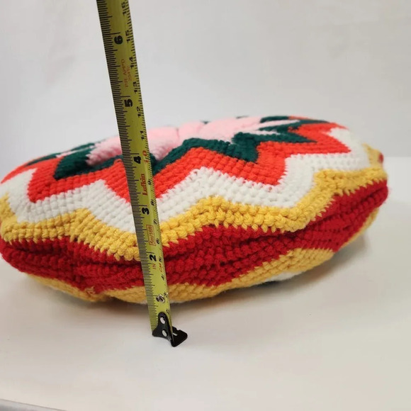 Hand Crocheted Pointsetta  Pillow Pouf Christmas - Picture 12 of 12
